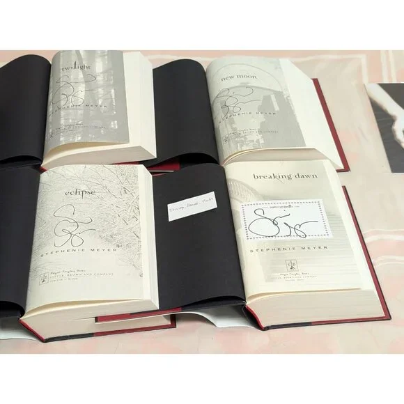 Signed The Twilight Saga Collection by Stephenie Meyer First Edition 1st Print - Picture 5 of 12